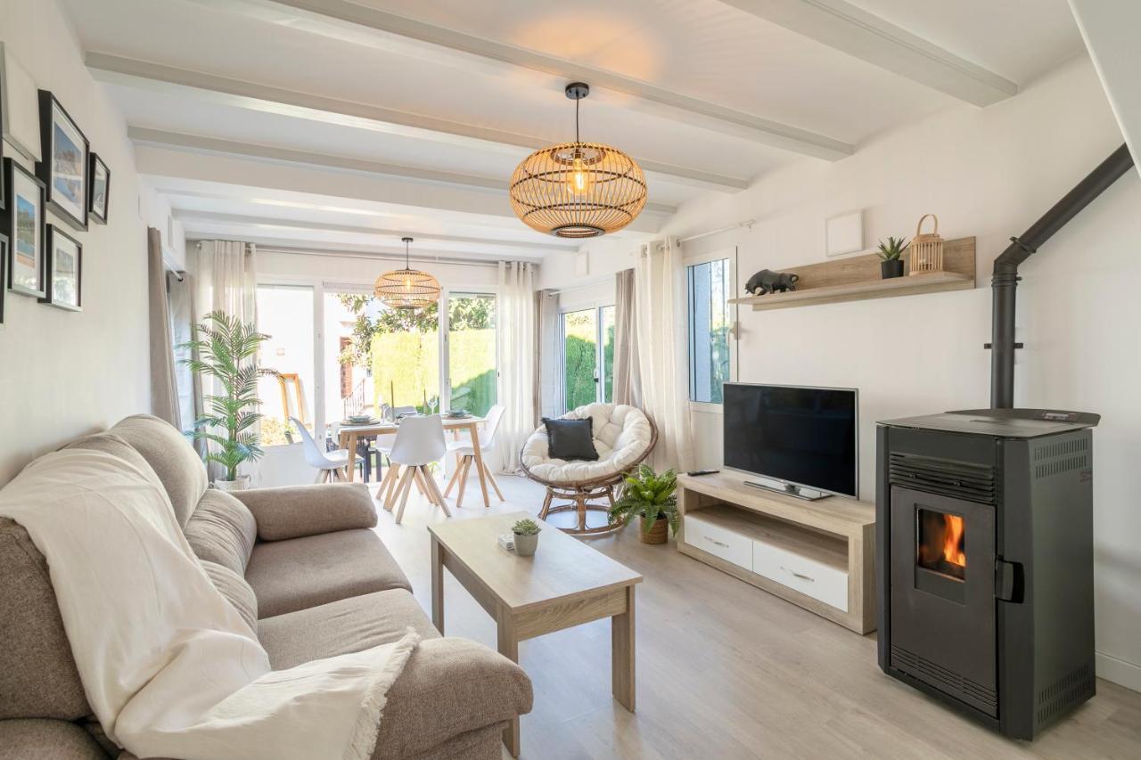 Hola From Helios Villa Muntanya la Sella Bagian luar foto